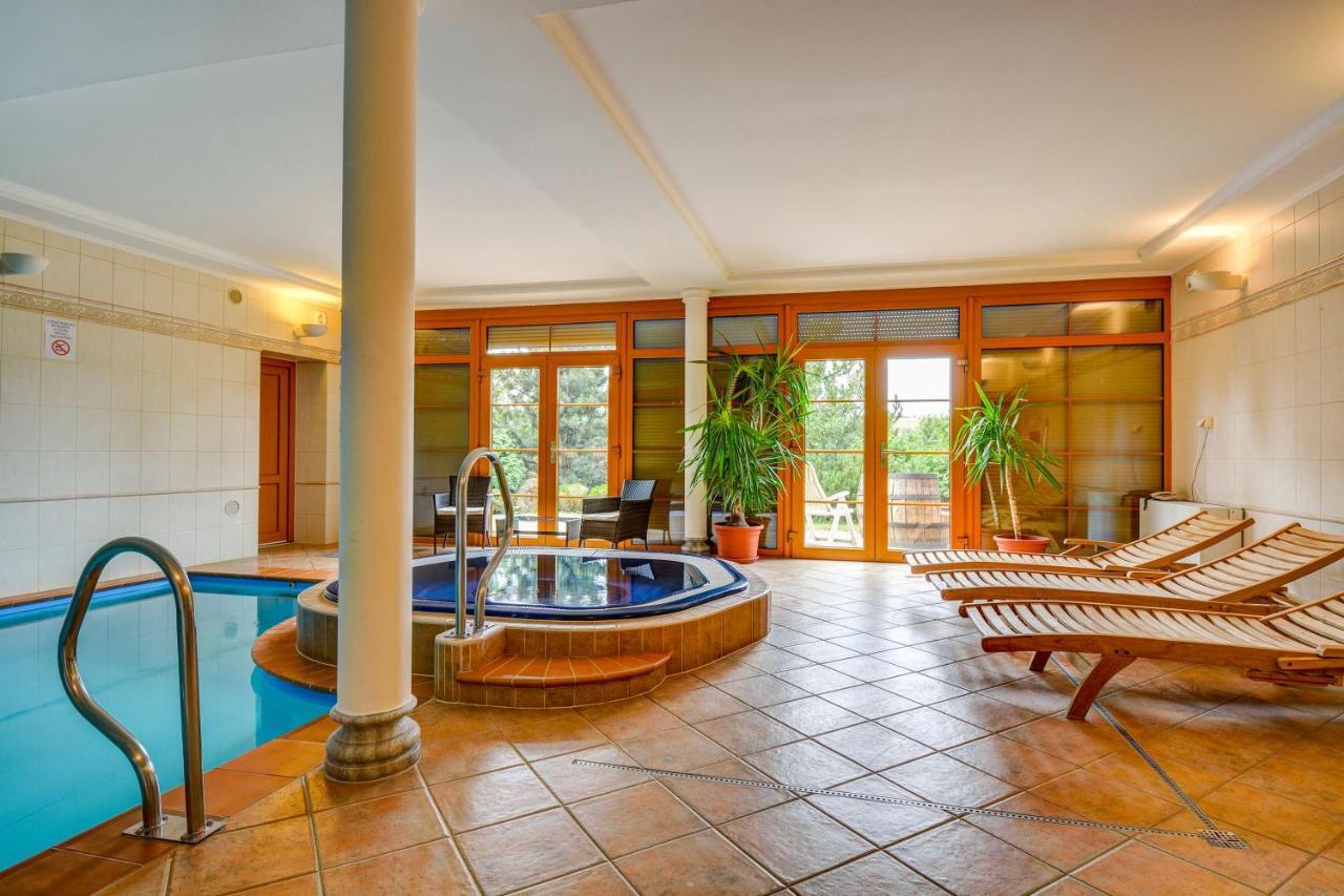 Ranc Kostelany Hotel Kromeriz Exterior photo